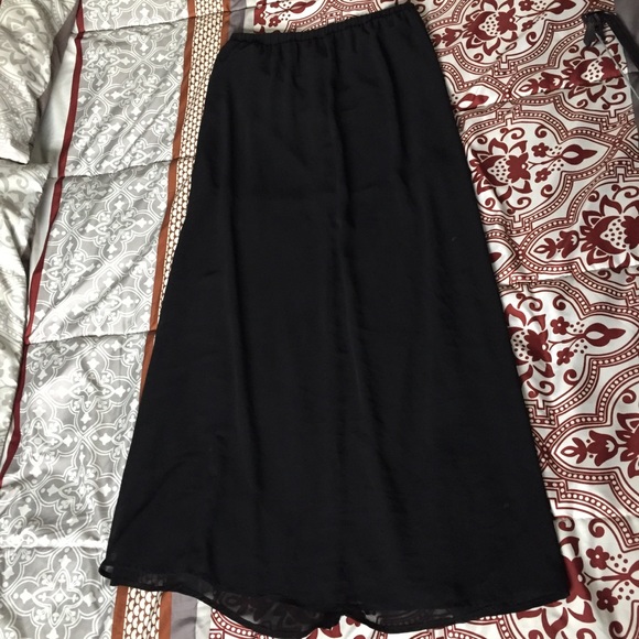 NOT FOR SALE RN! DONT BUY! Black Forever 21 Maxi Skirt Size Large - Picture 6 of 7